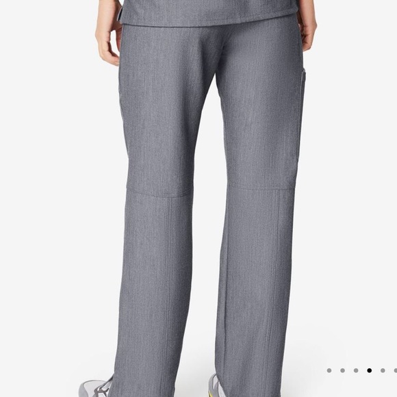 FIGS NWT KADE Grey Cargo Scrub Pants Nurse Doctor Scrubs Work Hospital - Picture 3 of 13